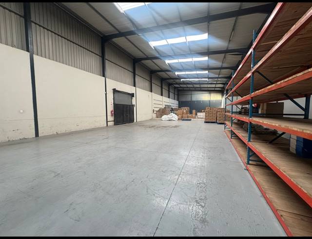 1,000M² WAREHOUSE TO LET IN PRETORIA WEST